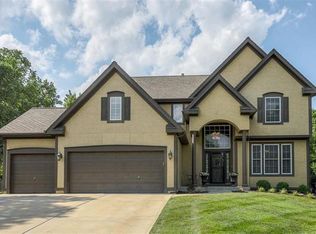 3712 W 155th St, Overland Park, KS 66224