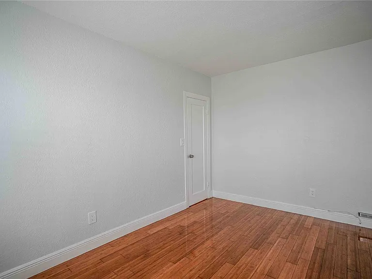 7325 Carlyle Ave #10 — Photo 4