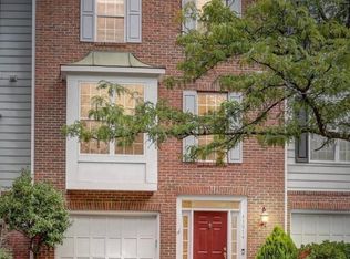 43074 Francis Sq, Chantilly, VA 20152