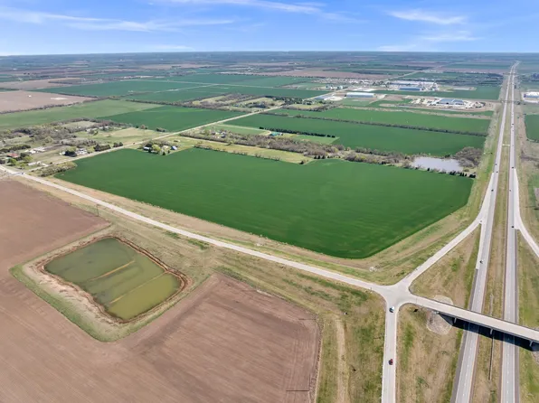 17 Avenue, McPherson, KS 67460