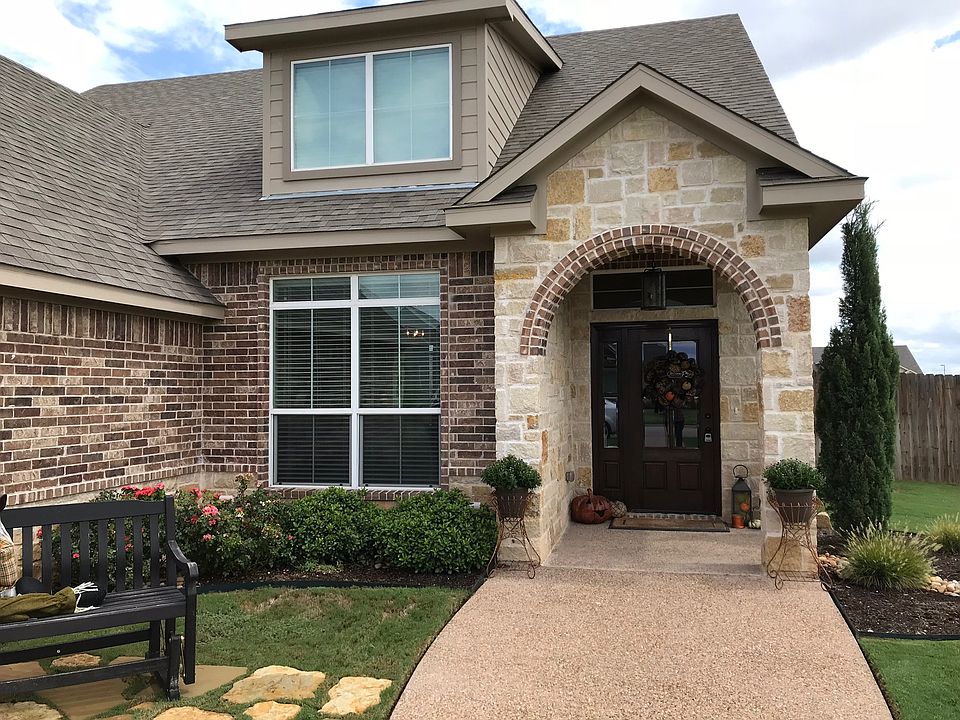 1st image of 1013 Queen Elizabeth Dr