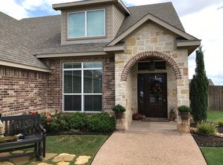 1013 Queen Elizabeth Dr, Mc Gregor, TX 76657