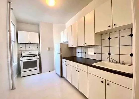 2nd image of 575 3rd St APT 3F