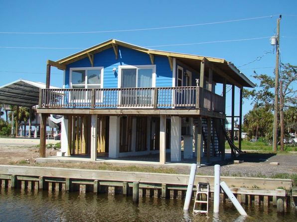 67 W 7th Ave, Horseshoe Beach, FL 32648
