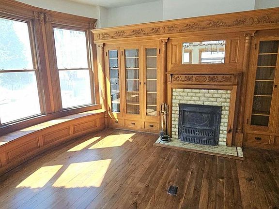 3rd image of 1720 College AVENUE