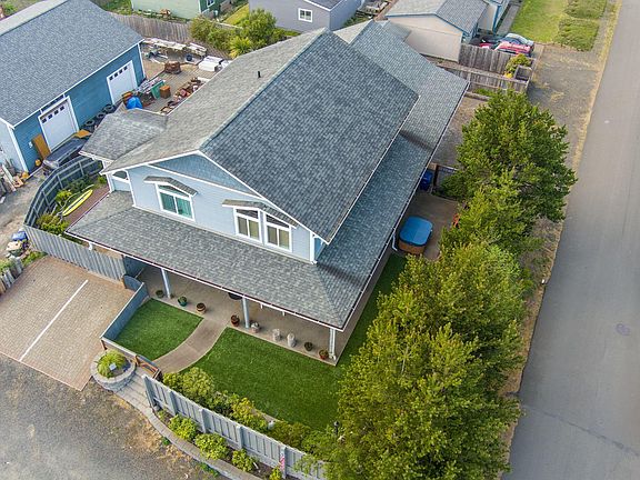 2nd image of 7055 NE Avery St