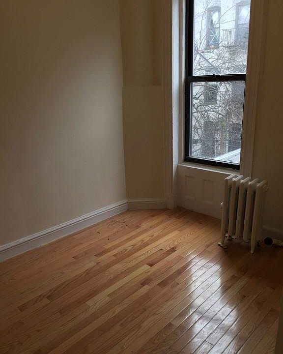 2nd image of 466 2nd St #2F