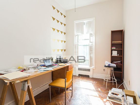 4th image of 584 Greene Ave #B