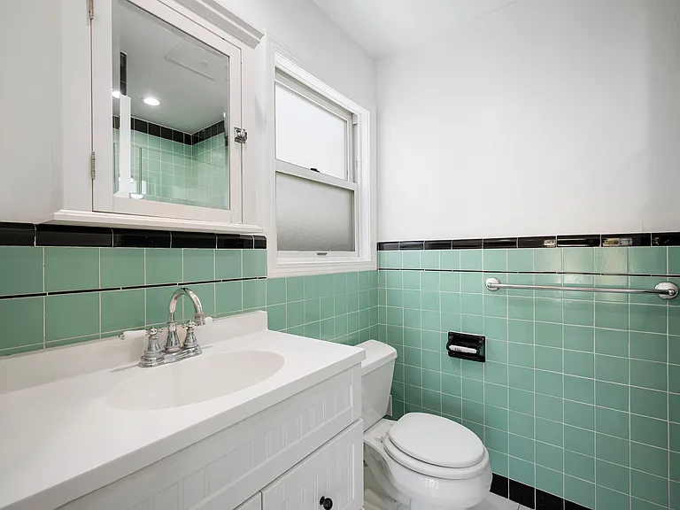 1560 Ridgeway Dr — Photo 16