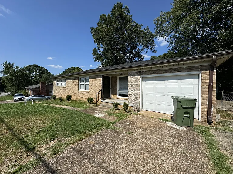3106 Pulaski Pike NW — Photo 1