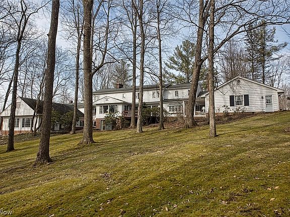 2nd image of 120 Hunting Ln