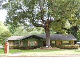 1218 E Neches St, Palestine, TX