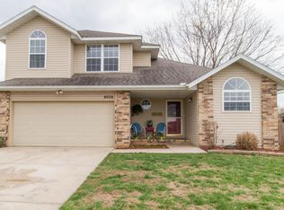 4026 W Kay Pointe Blvd, Springfield, MO 65802
