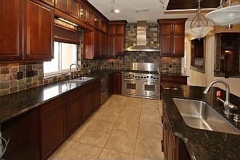 4th image of 224 Glen Abbey Ln