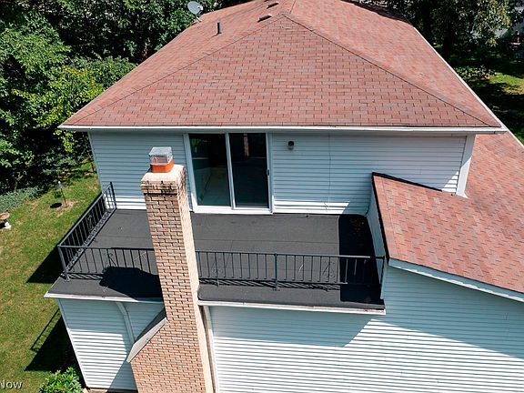 5th image of 16953 Deerfield Dr