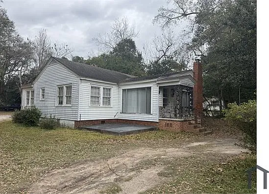 4 bed, 1366 sqft, $1,795 — Photo 2