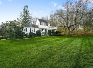 39 Dabney Rd, New Canaan, CT 06840