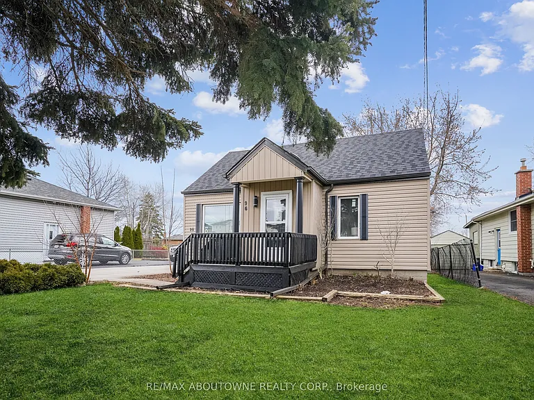 96 Mohawk Rd E — Photo 1