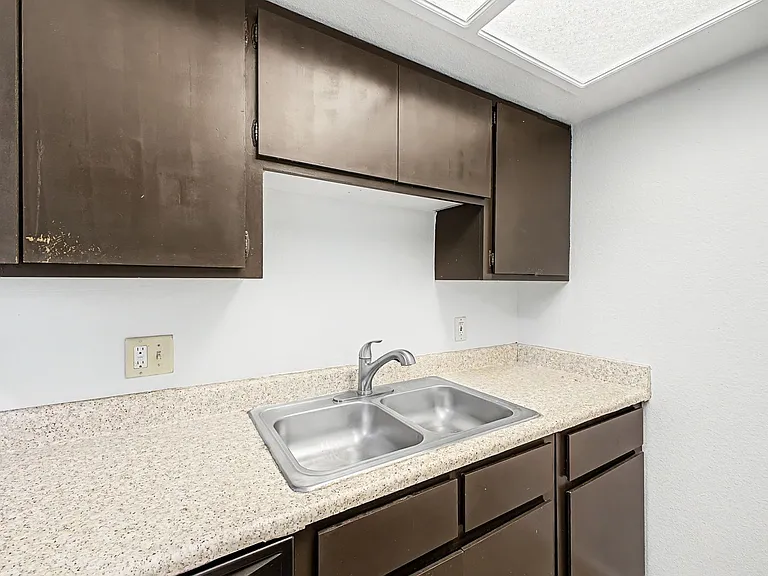 Beautiful Beck Ln Fourplex — Photo 13