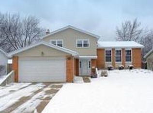 1705 College Ln S, Wheaton, IL 60189
