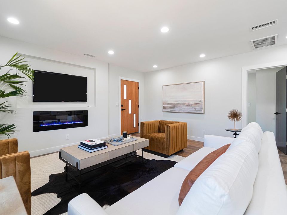 1st image of 4260 1/2 Revere Pl