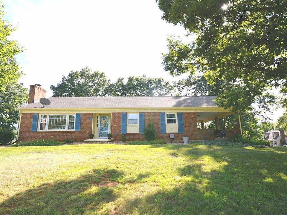 1st image of 324 Deerwood Dr