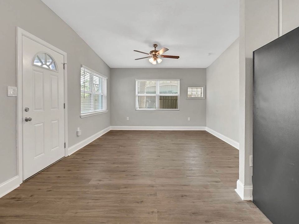 1st image of 1328 42nd St