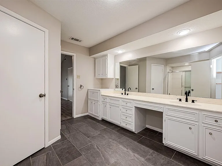 131 Cove Cir — Photo 25