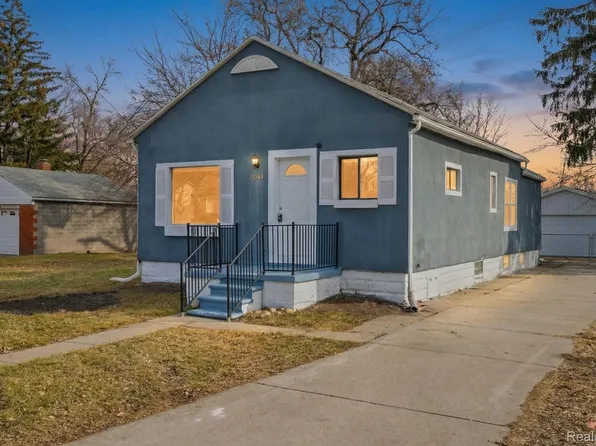 21044 Sunset Ave, Warren, MI 48091