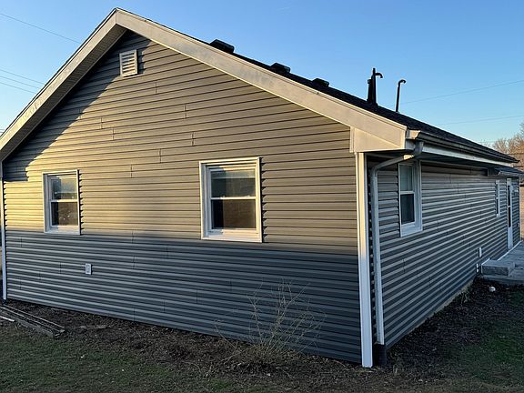 2nd image of 14946 Park Ct