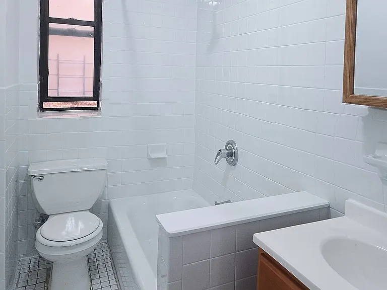 721 Walton Ave #A12 — Photo 7