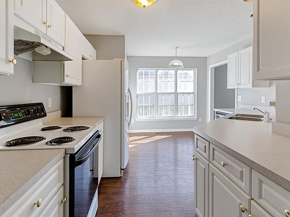 5th image of 3200 River Walk Dr