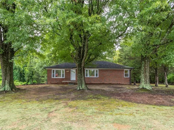 1995 Union Cross Rd, Winston Salem, NC 27107