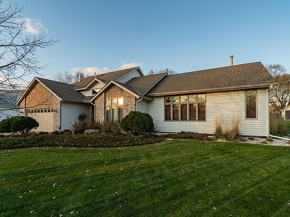 2nd image of 1064 Bonnieview Cir