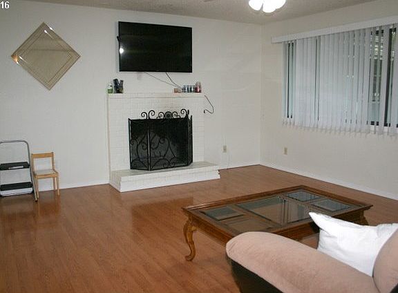 4th image of 10715 NE 15th St