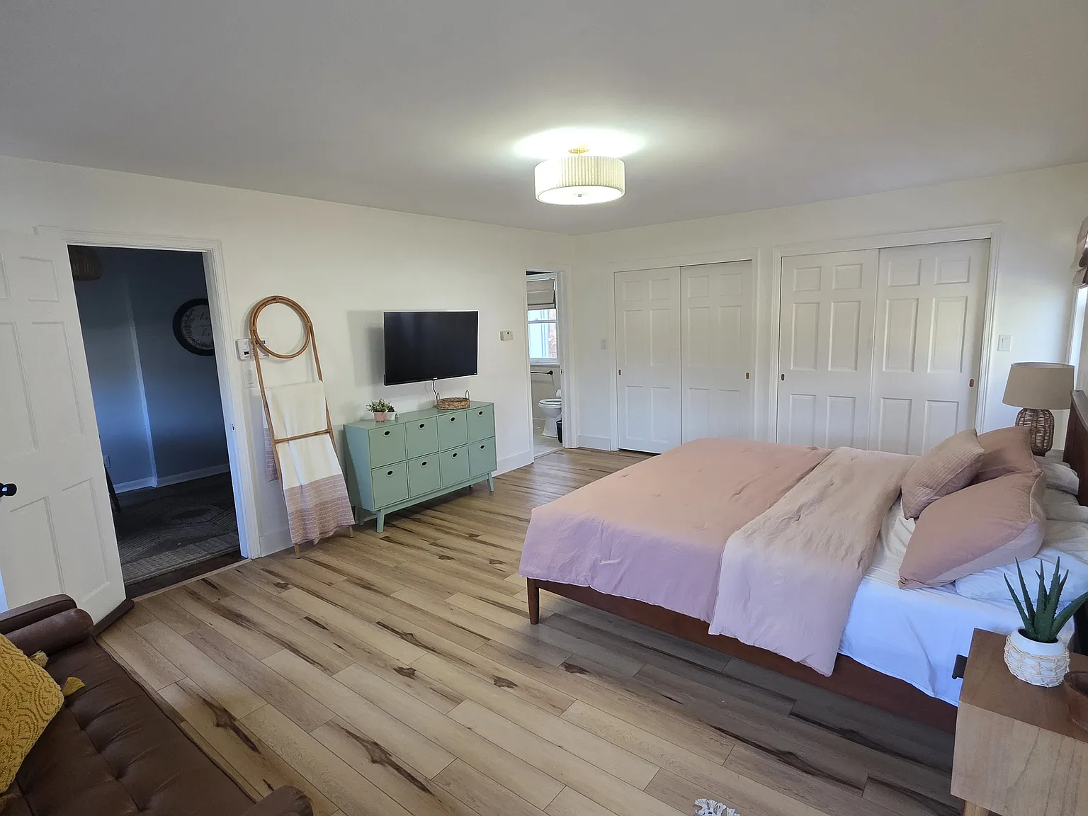 1 bed, 500 sqft, $1,500 — Photo 2