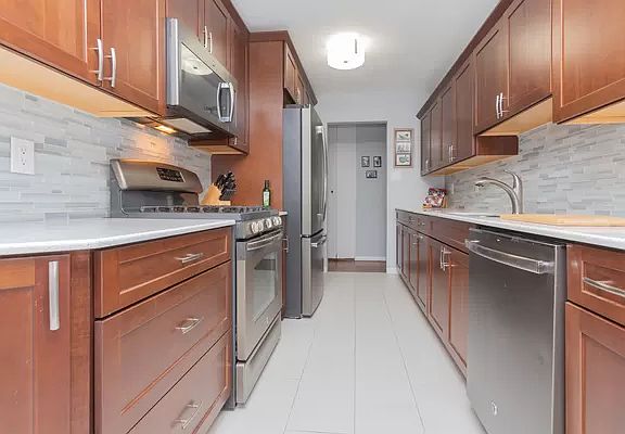 4th image of 18-75 Corporal Kennedy St APT 3F