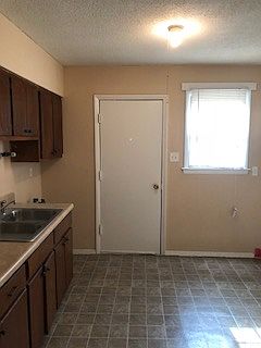 3rd image of 8 E McKellar Ave
