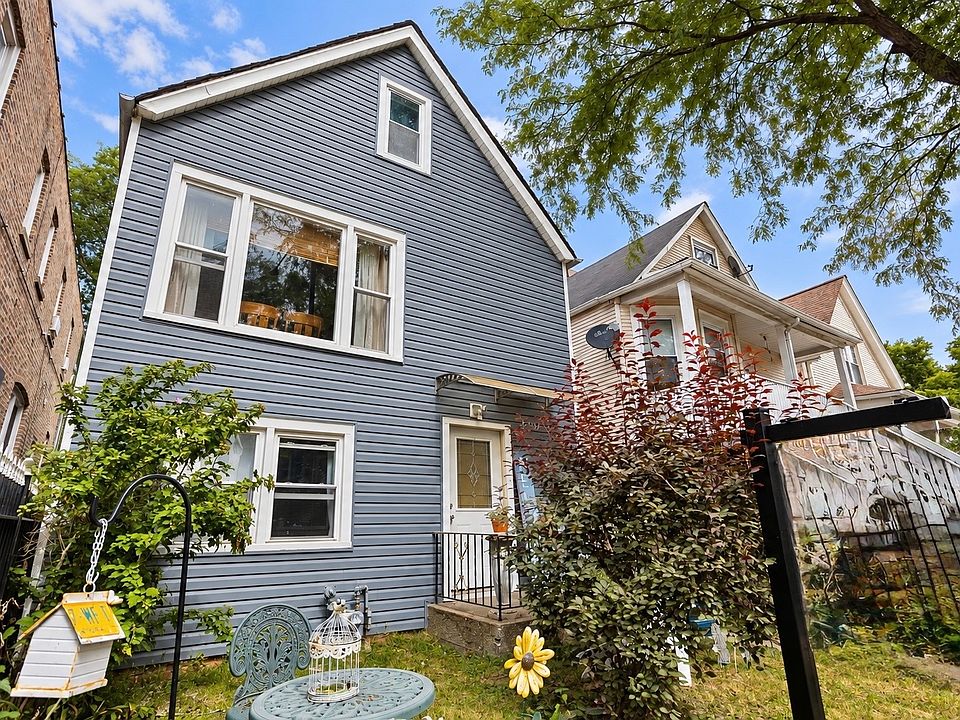 1st image of 3906 W Montrose Ave