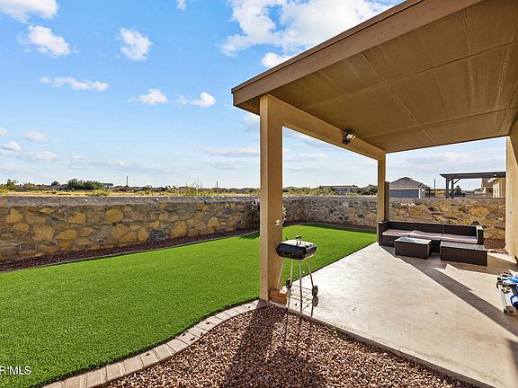 4th image of 14370 Loma Esmeralda Dr