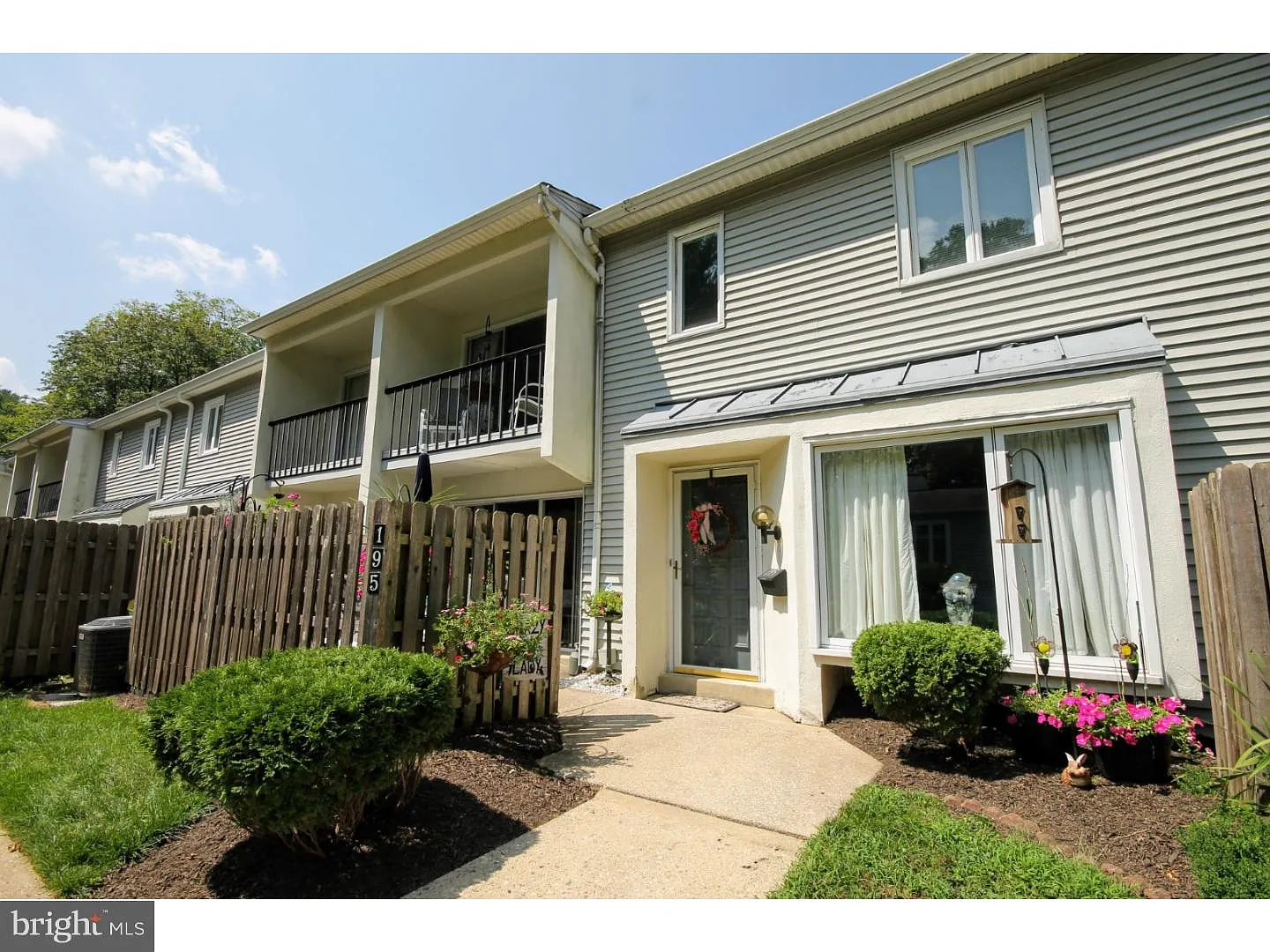 195 E Chelsea Cir photo 1