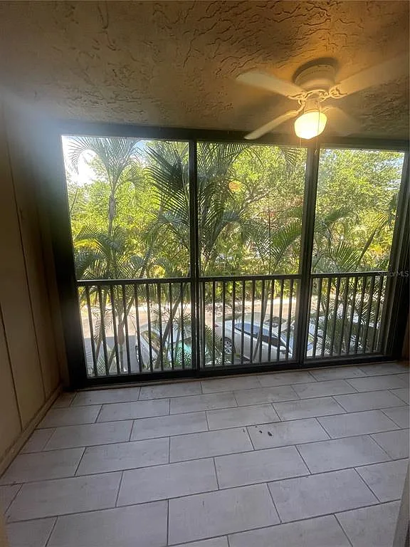 2 bed, 1.0 bath, 991 sqft, $1,800 — Photo 4