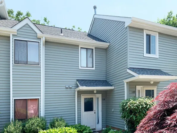 165 Essex Ave APT 108, Metuchen, NJ 08840
