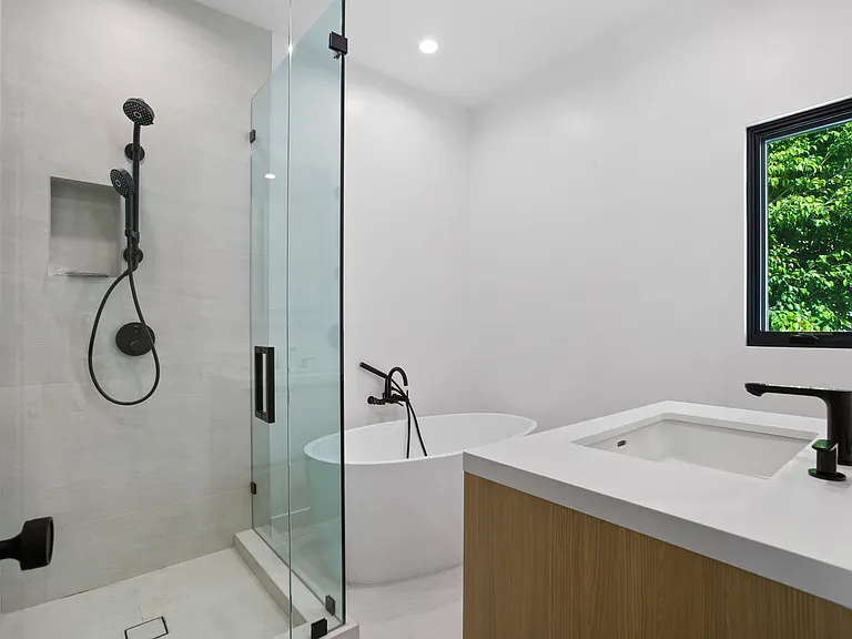 149 S Palm Dr #151-1/2 — Photo 14