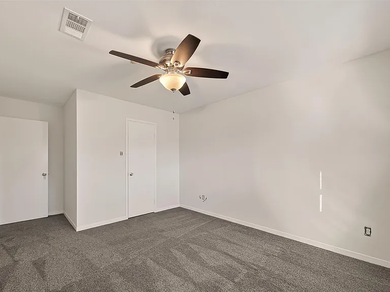 7655 S Braeswood Blvd #47 — Photo 25