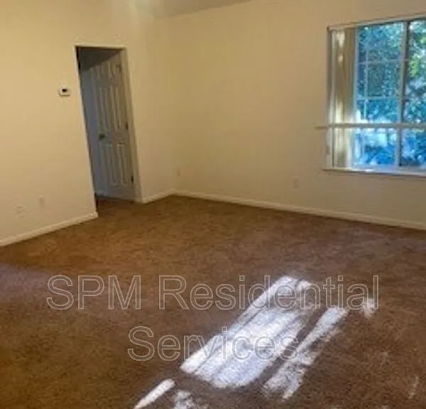 2705 Mayfair Dr #H-303 — Photo 7