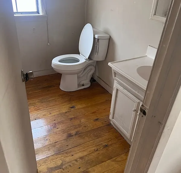 1323 Hankins St — Photo 2