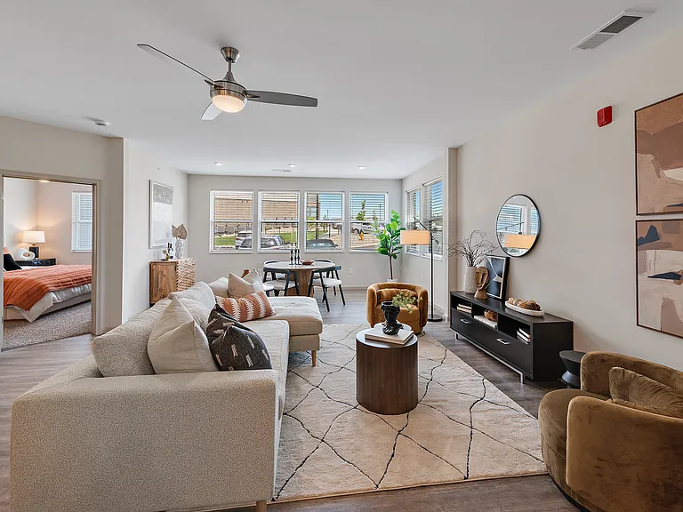 19Nineteen Promenade — Photo 199