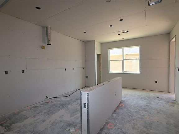3rd image of 474 Lady Palm St