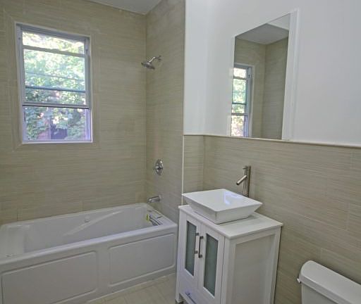 4th image of 40 Woodbine St #2